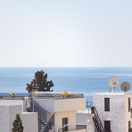 Luxurious 3-Bedroom Seaside Retreat Fully Renovated In 2025 أثينا المظهر الخارجي الصورة